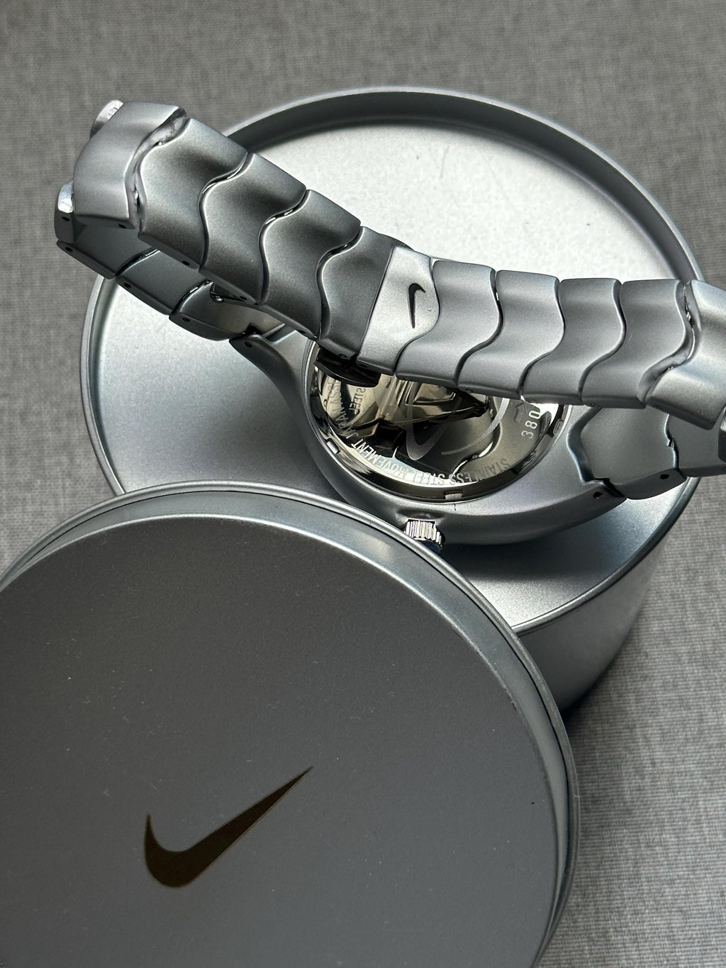 Nike Triax Chronograph Watch – Metallic Silver Wave-Link Band, Black Dial | Vintage Nike Sports Watch
